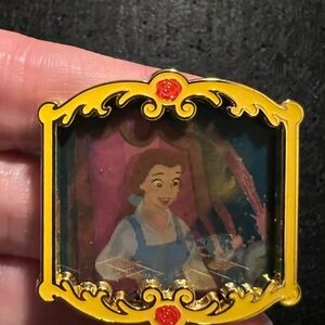 Disney beauty and the beast, lenticular pin Gold and Pink Character Frame